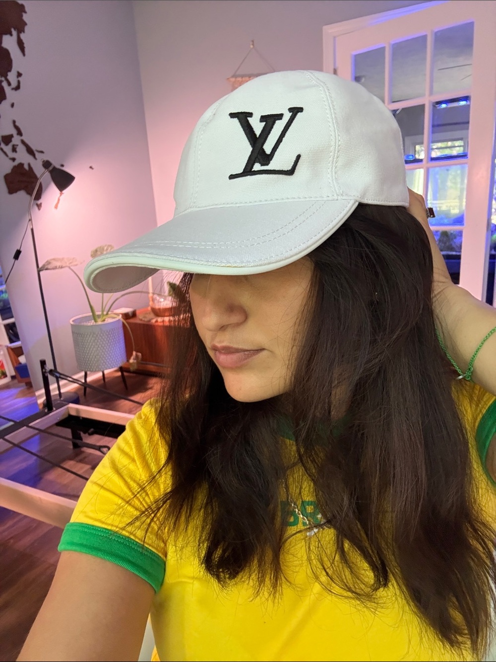 LV logo White hat